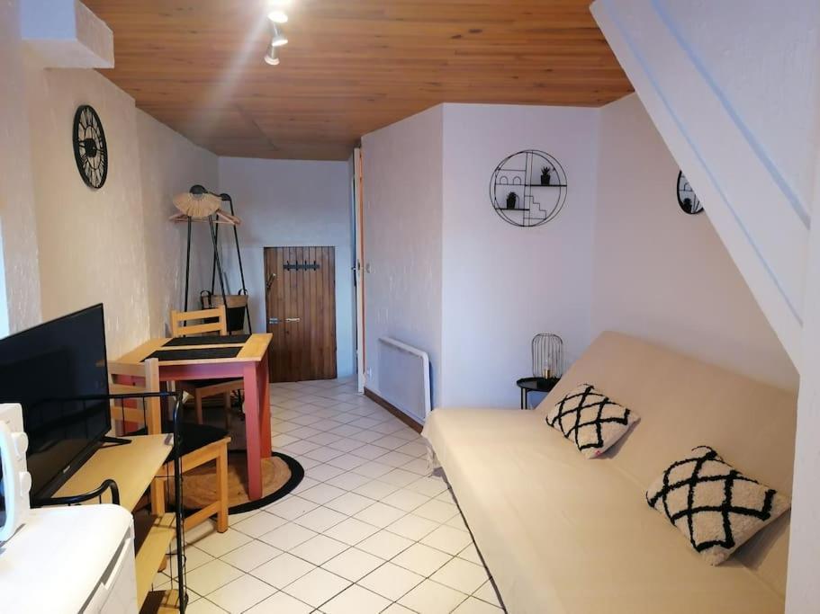 Joseph Apartment *